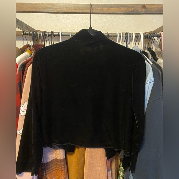 Lightweight Calvin Klein Black Velvet Cropped Jacket Size S - Picture 3 of 4